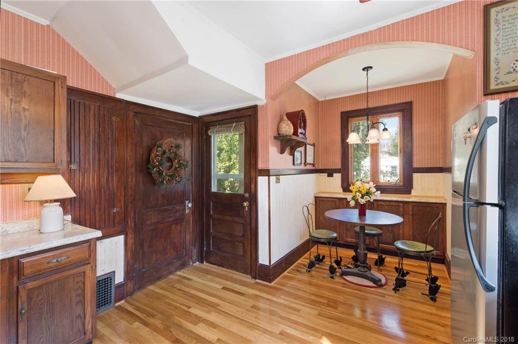 23 Brucemont Place Asheville NC 28806