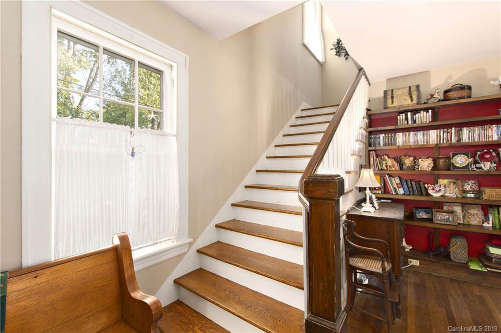 23 Brucemont Place Asheville NC 28806