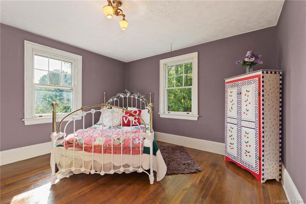 23 Brucemont Place Asheville NC 28806