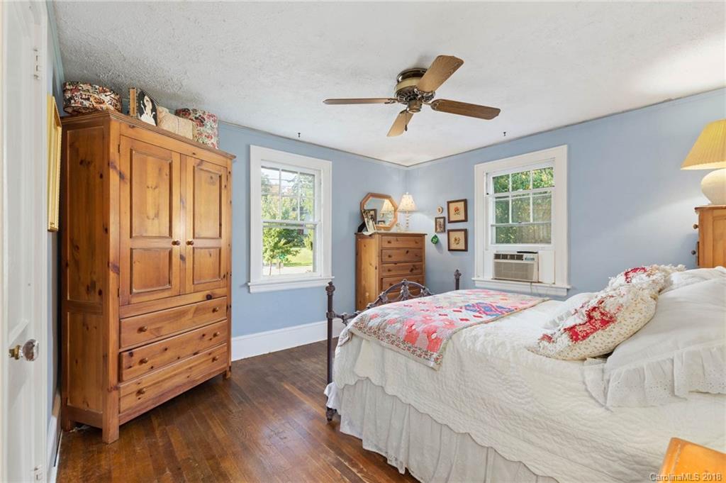 23 Brucemont Place Asheville NC 28806