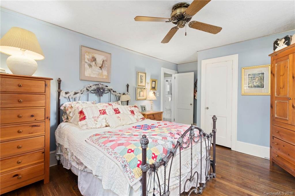 23 Brucemont Place Asheville NC 28806