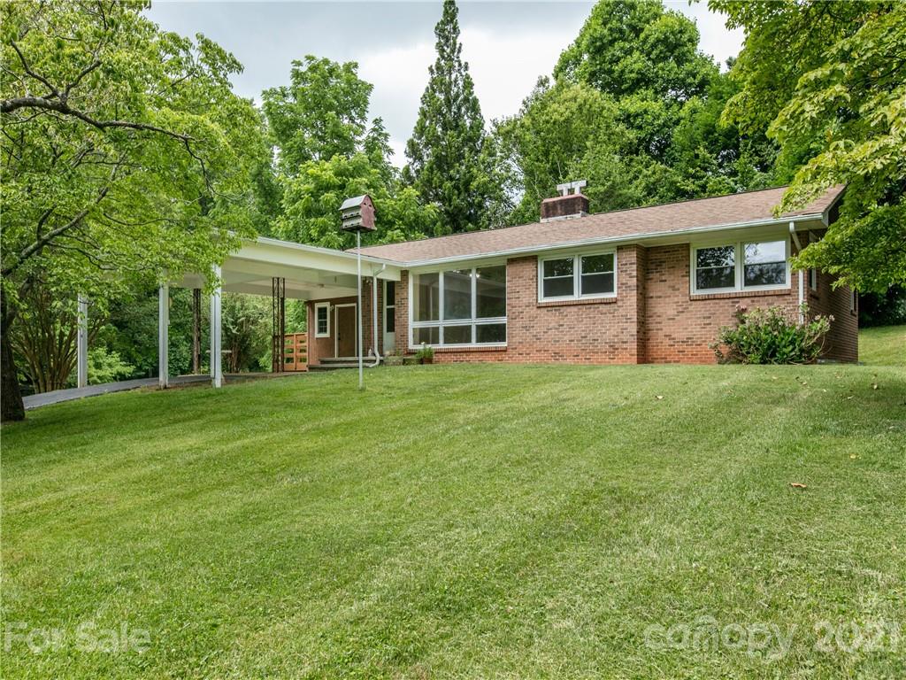 18 White Terrace Candler NC 28715