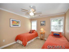 129 Skyview Drive Asheville NC 28804