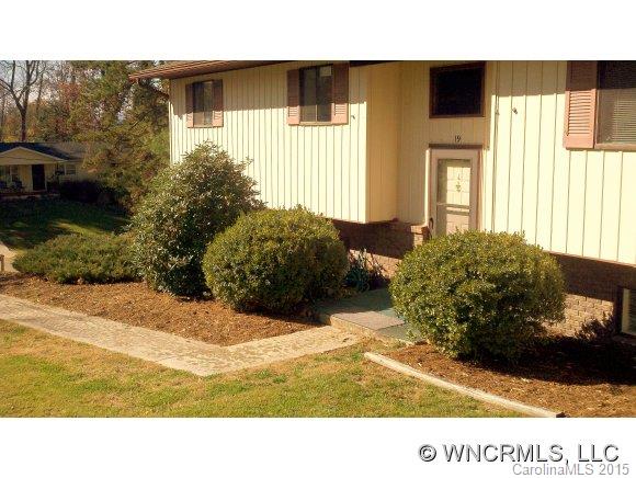19 Village Court Weaverville NC 28787