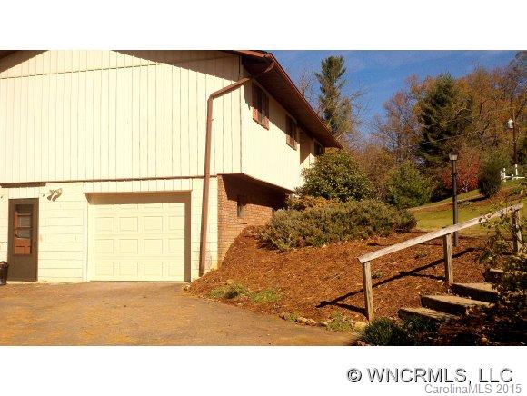 19 Village Court Weaverville NC 28787
