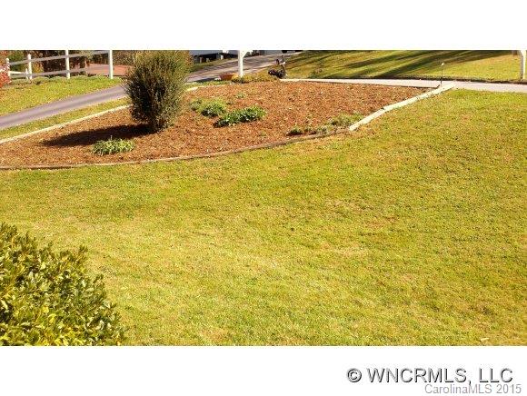 19 Village Court Weaverville NC 28787