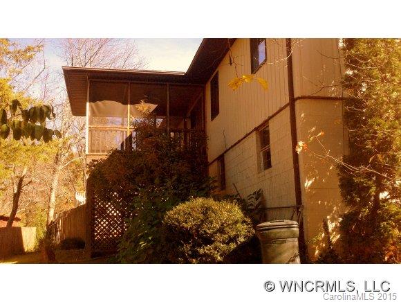 19 Village Court Weaverville NC 28787
