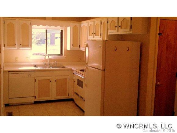 19 Village Court Weaverville NC 28787