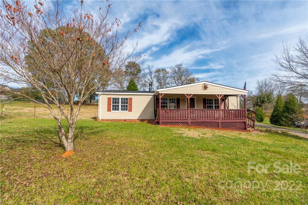2120 Peanuts Lane Newton NC 28658