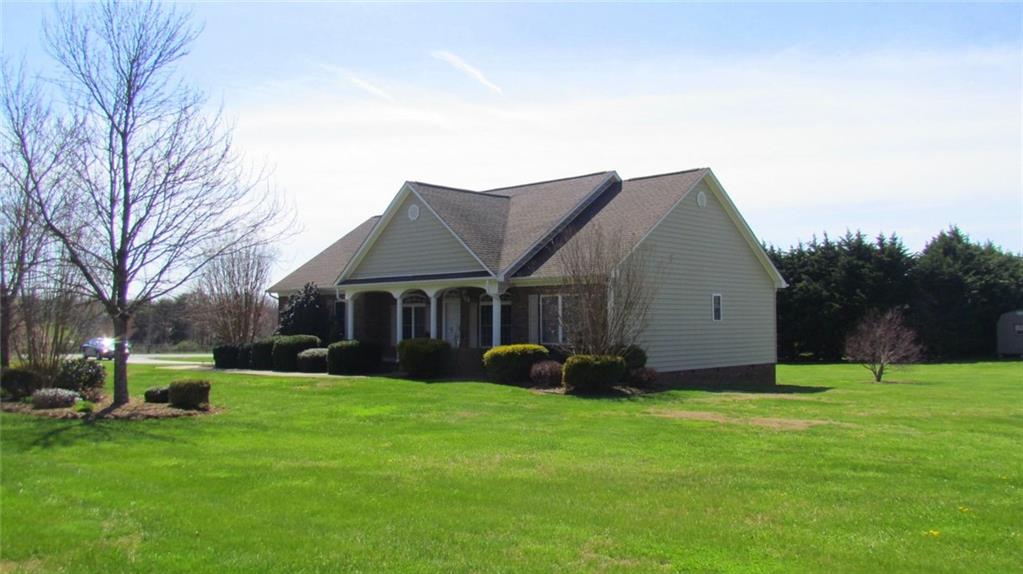 20 Maplewood Lane Taylorsville NC 28681