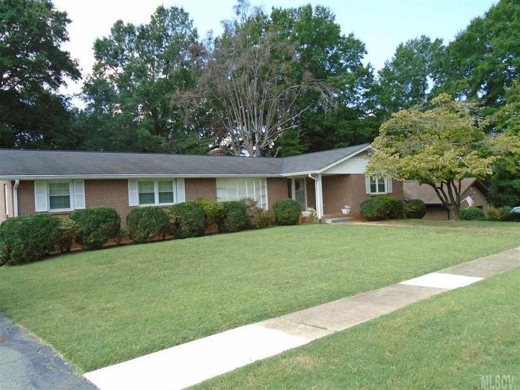 39 21st Avenue NW Hickory NC 28601