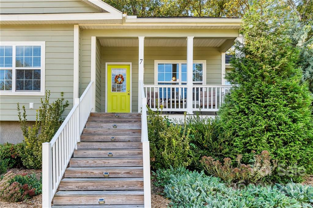 7 Selwyn Place Asheville NC 28806