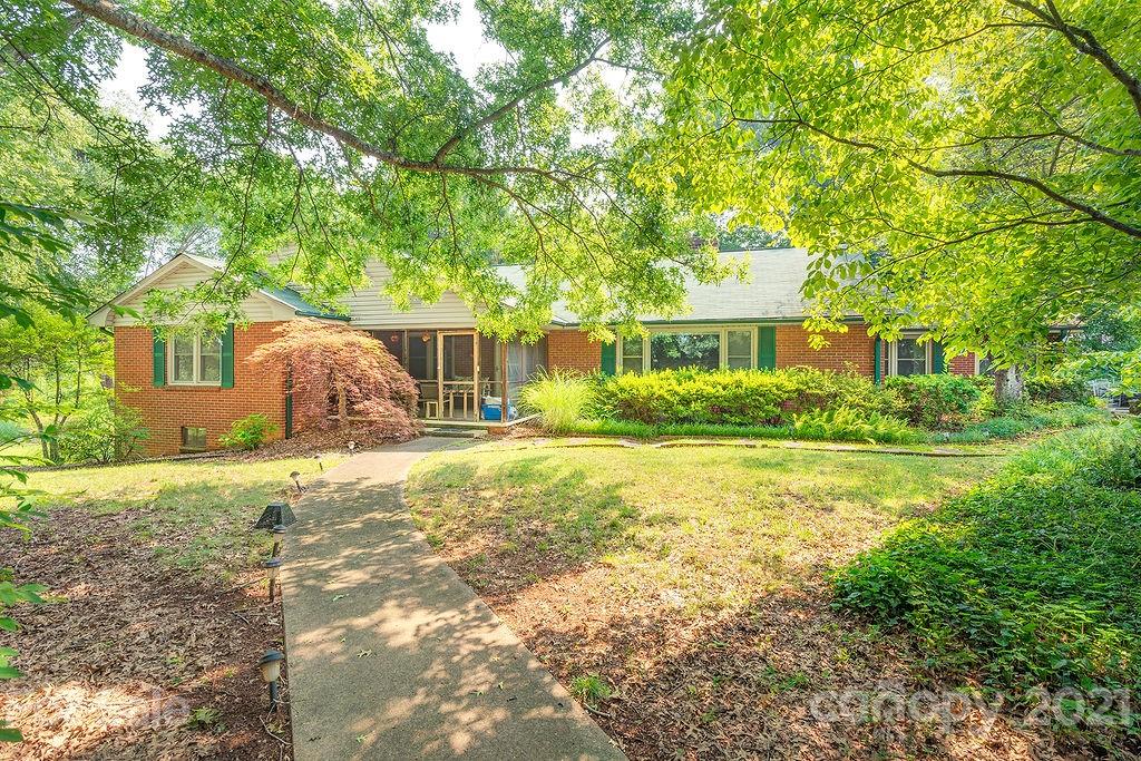 2 Clarendon Road Asheville NC 28806
