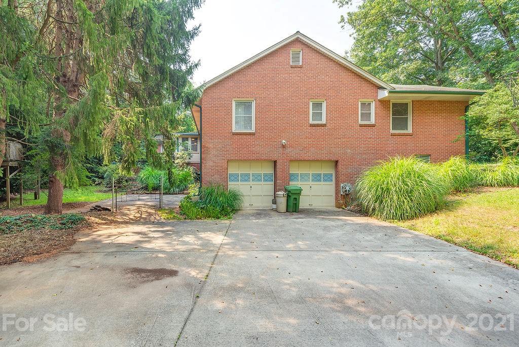 2 Clarendon Road Asheville NC 28806
