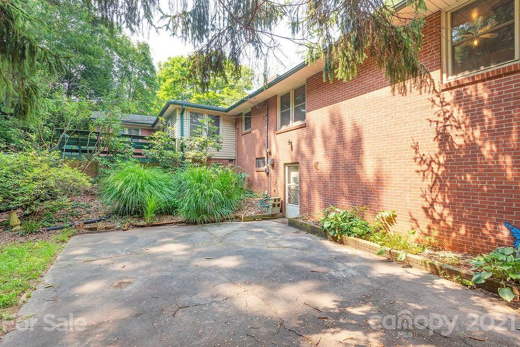 2 Clarendon Road Asheville NC 28806