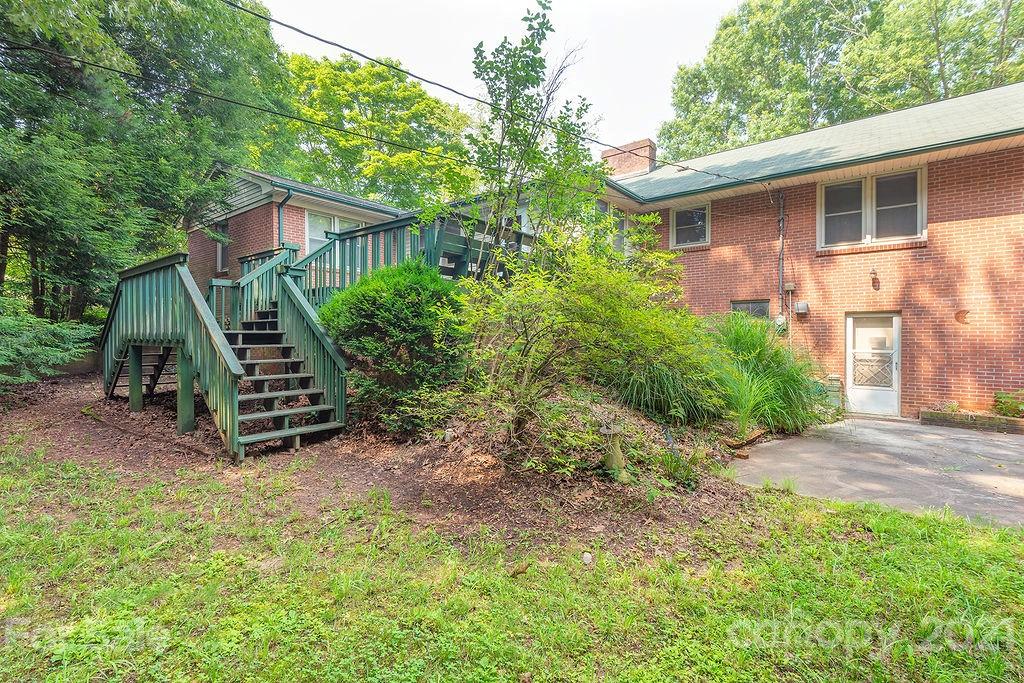 2 Clarendon Road Asheville NC 28806