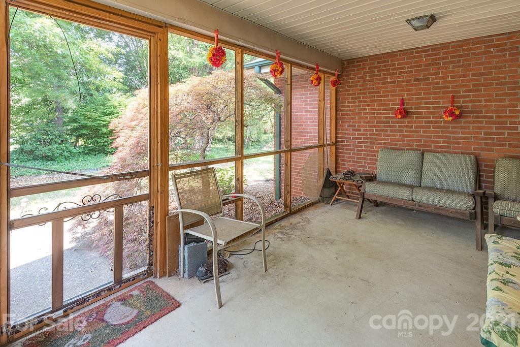 2 Clarendon Road Asheville NC 28806