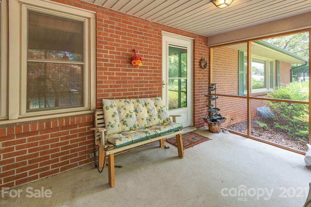 2 Clarendon Road Asheville NC 28806