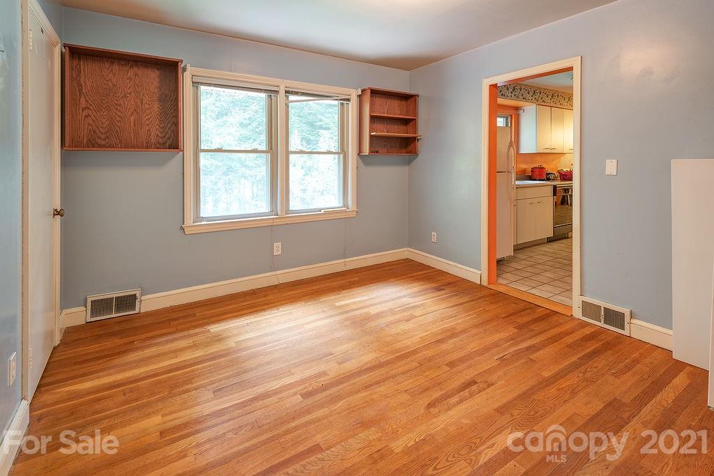 2 Clarendon Road Asheville NC 28806