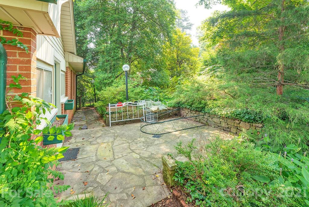 2 Clarendon Road Asheville NC 28806
