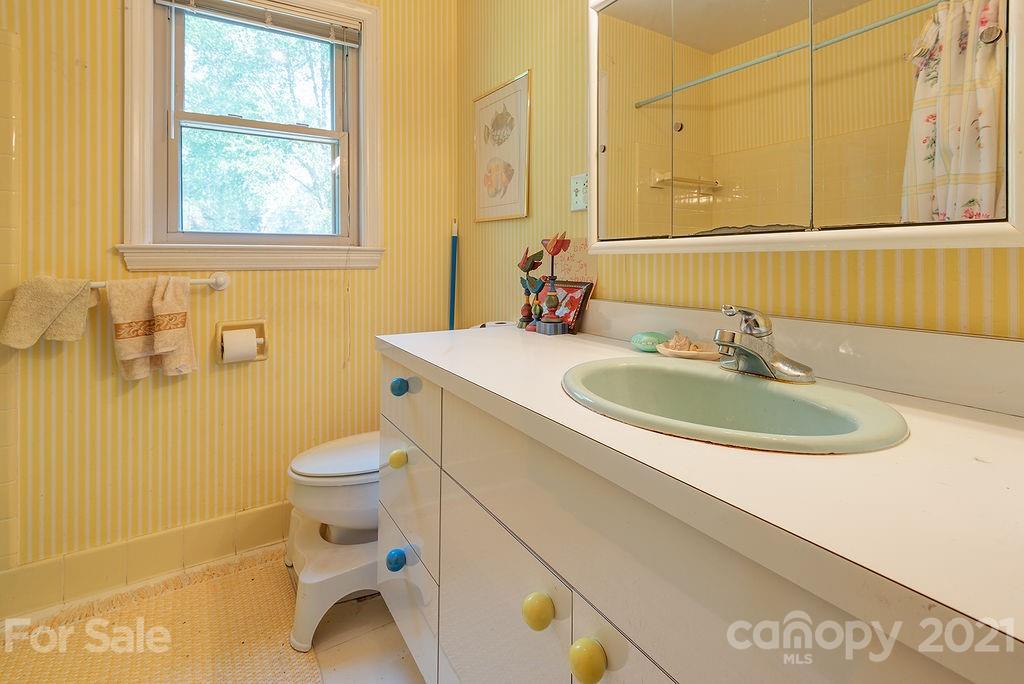 2 Clarendon Road Asheville NC 28806