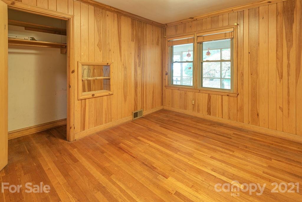 2 Clarendon Road Asheville NC 28806