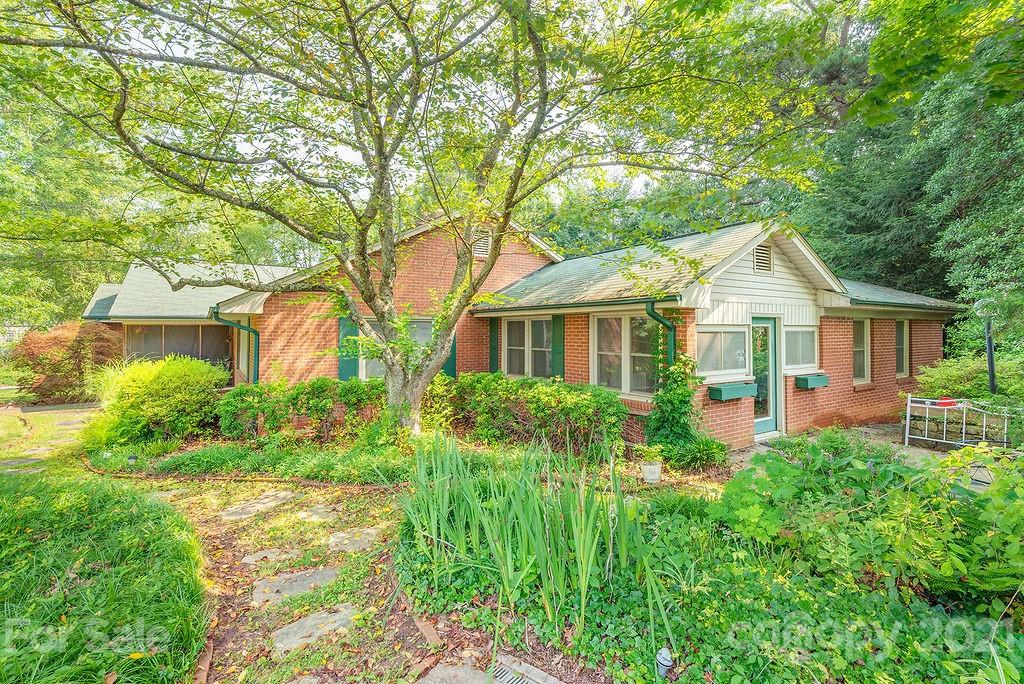 2 Clarendon Road Asheville NC 28806