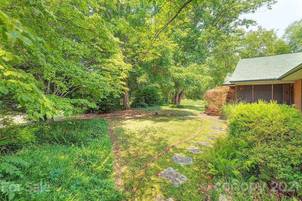 2 Clarendon Road Asheville NC 28806