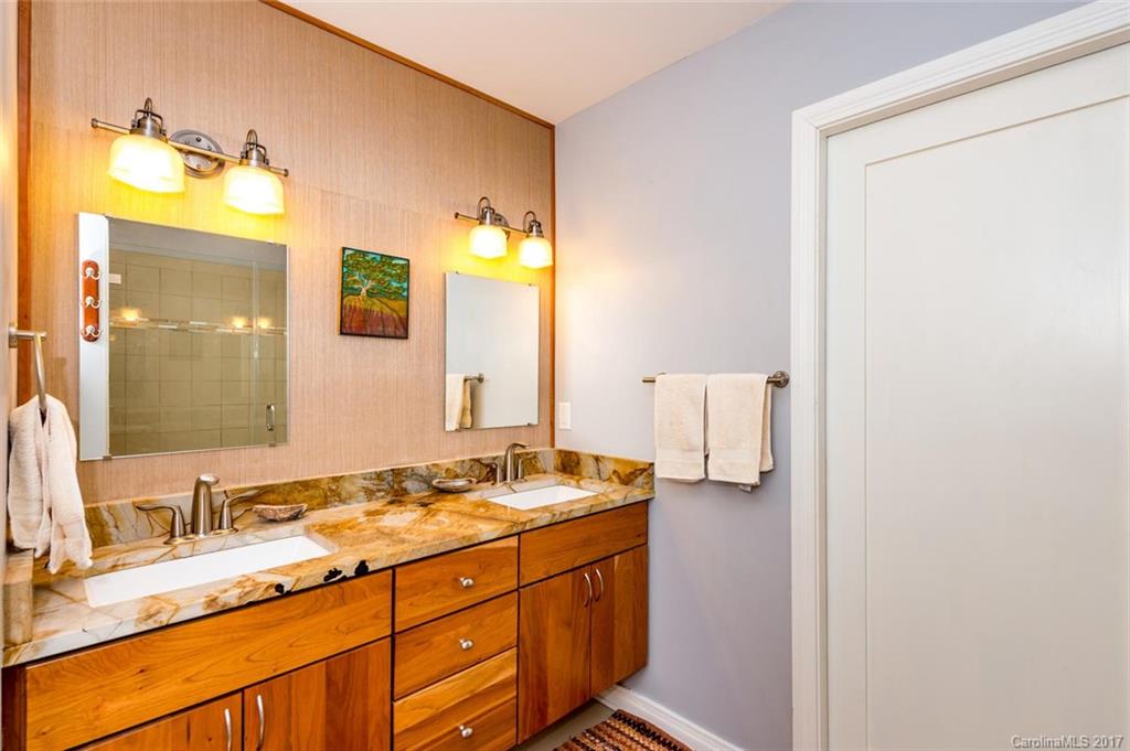 10 Woodcrest Road Asheville NC 28804