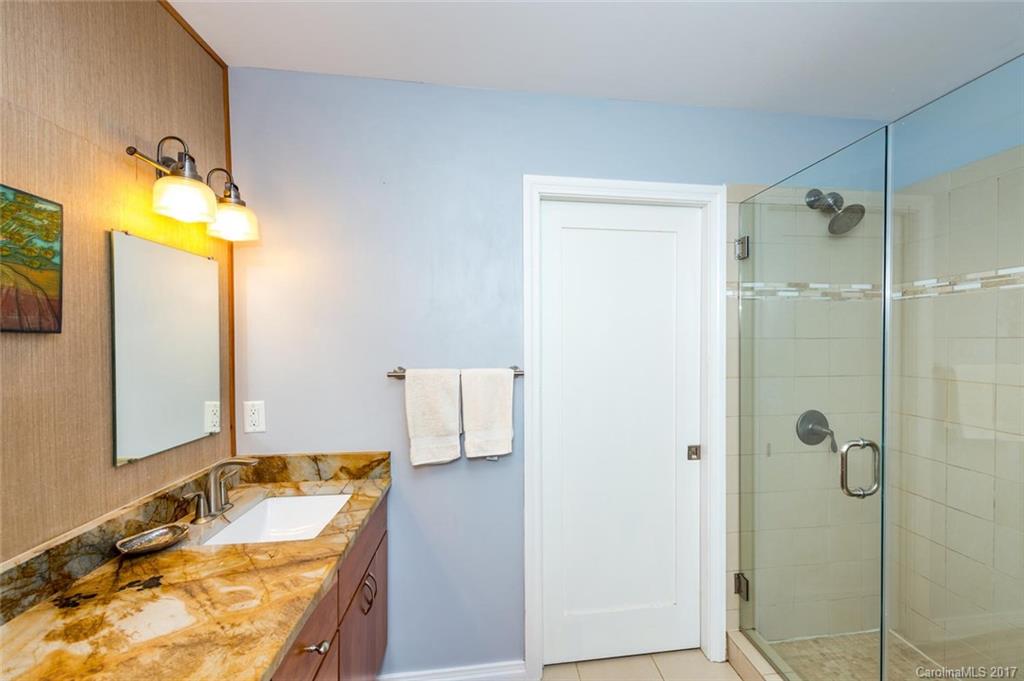 10 Woodcrest Road Asheville NC 28804