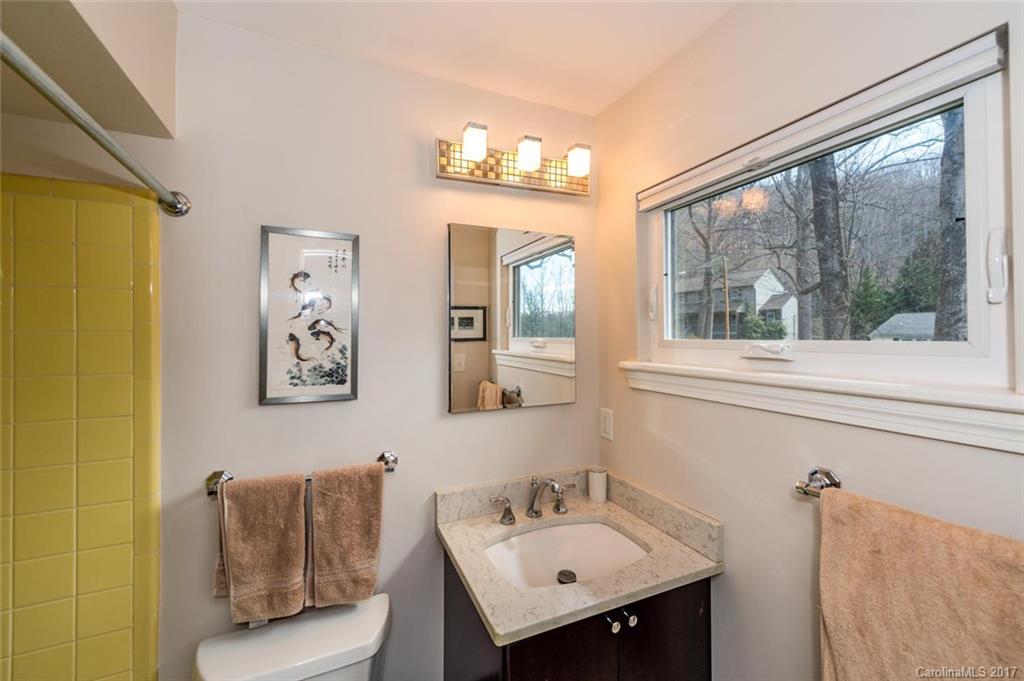 10 Woodcrest Road Asheville NC 28804