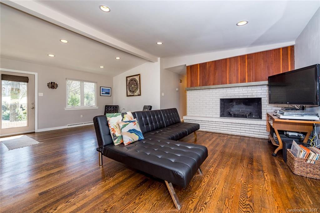 10 Woodcrest Road Asheville NC 28804