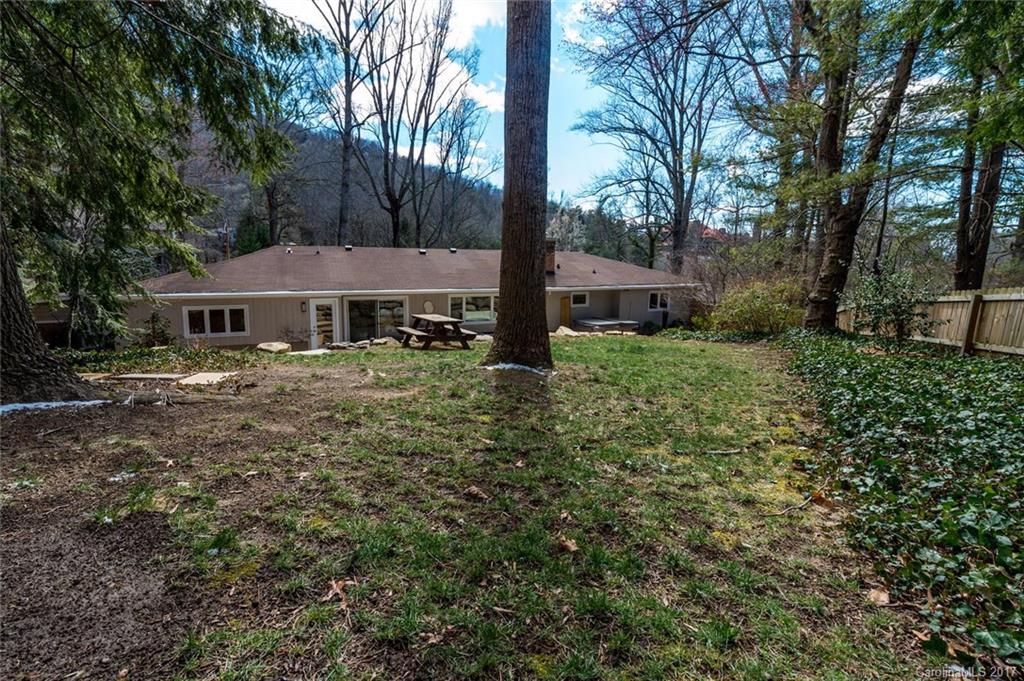 10 Woodcrest Road Asheville NC 28804