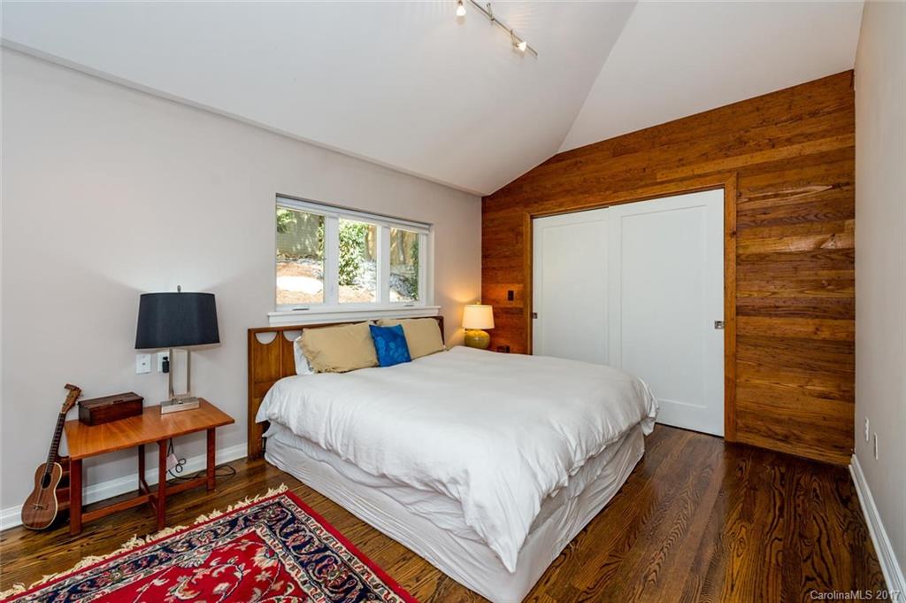 10 Woodcrest Road Asheville NC 28804