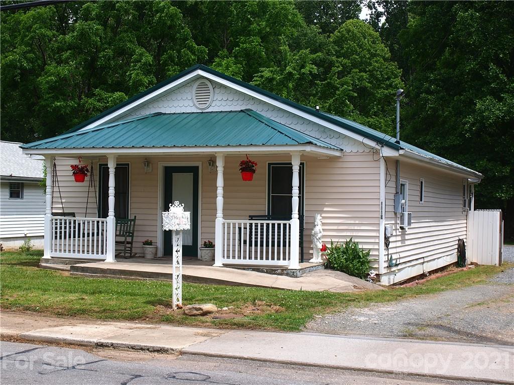 1119 Sulphur Springs Road Waynesville NC 28786