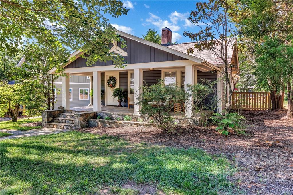 15 MOUNTAIN VIEW Avenue Black Mountain NC 28711