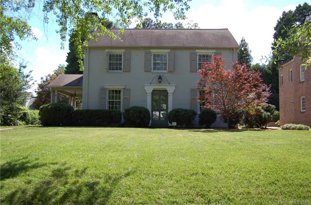 220 Hempstead Place Charlotte NC 28207