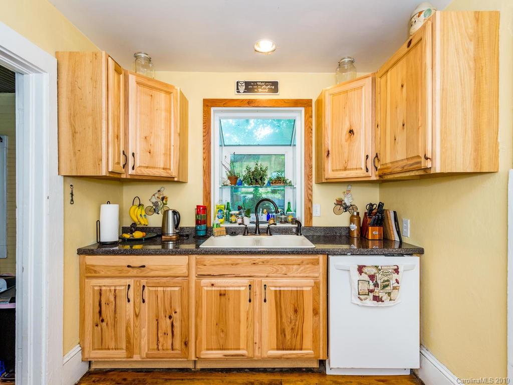 17 Oteen Park Place Asheville NC 28805