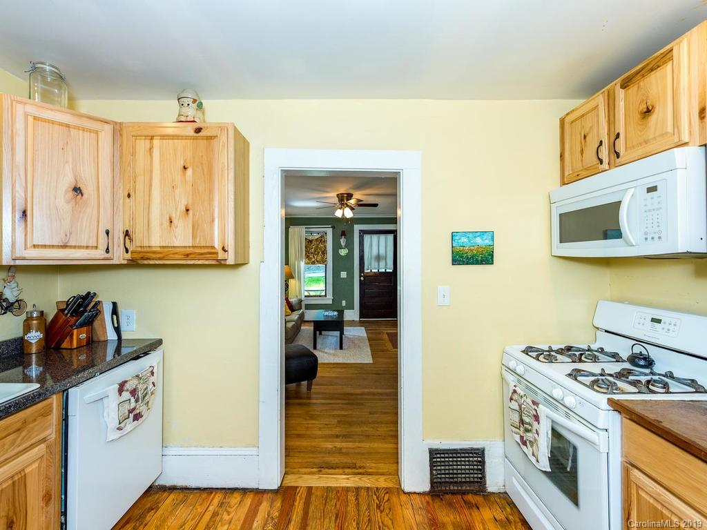 17 Oteen Park Place Asheville NC 28805