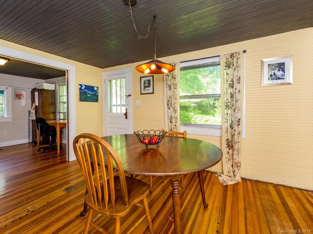 17 Oteen Park Place Asheville NC 28805