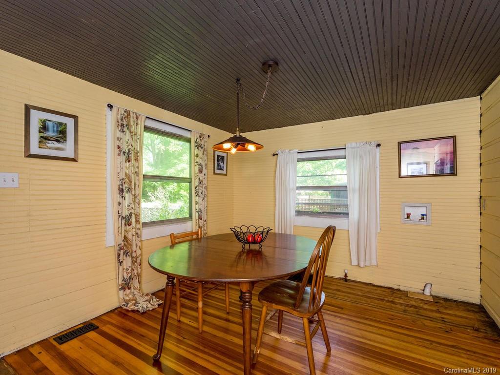 17 Oteen Park Place Asheville NC 28805