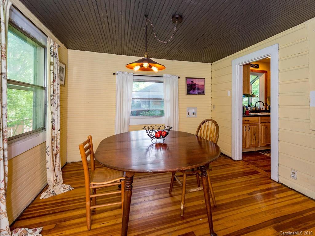 17 Oteen Park Place Asheville NC 28805