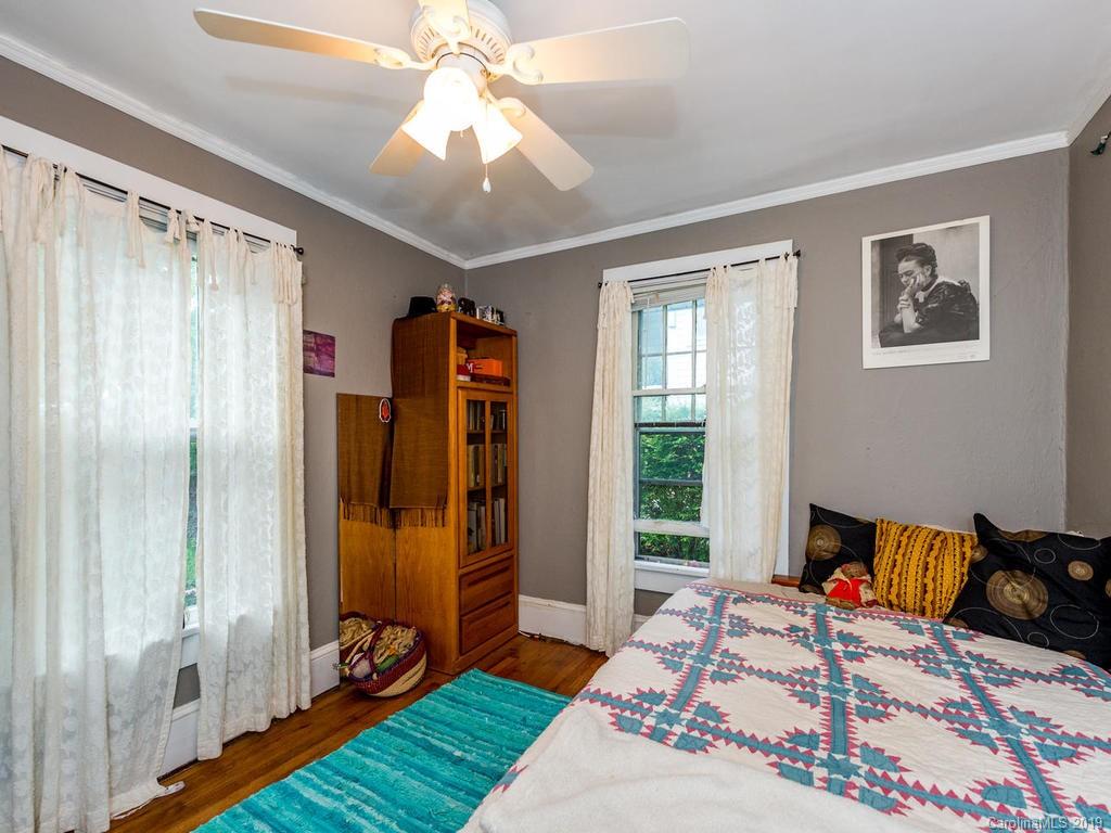 17 Oteen Park Place Asheville NC 28805