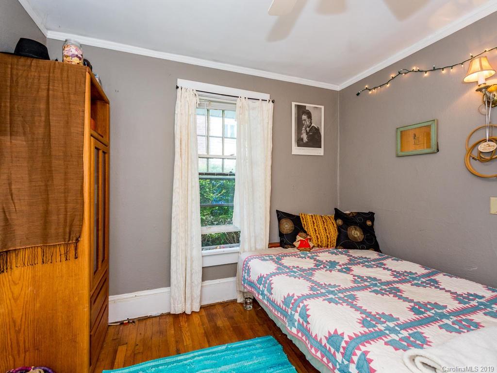 17 Oteen Park Place Asheville NC 28805
