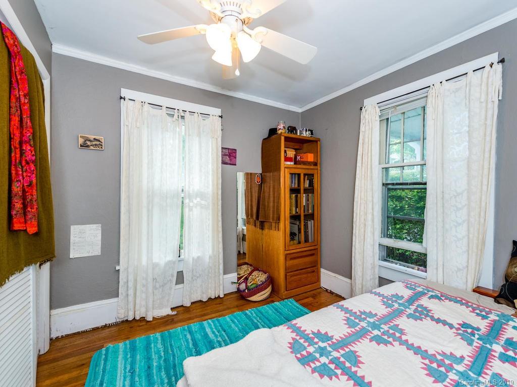 17 Oteen Park Place Asheville NC 28805