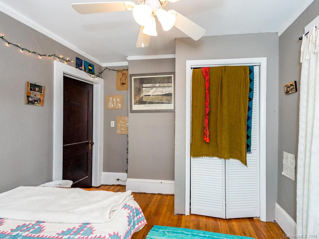 17 Oteen Park Place Asheville NC 28805