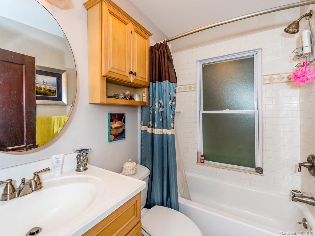 17 Oteen Park Place Asheville NC 28805