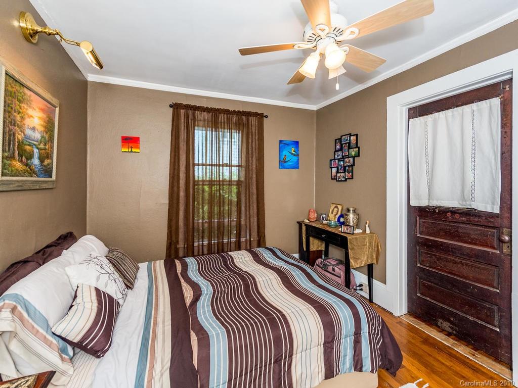 17 Oteen Park Place Asheville NC 28805