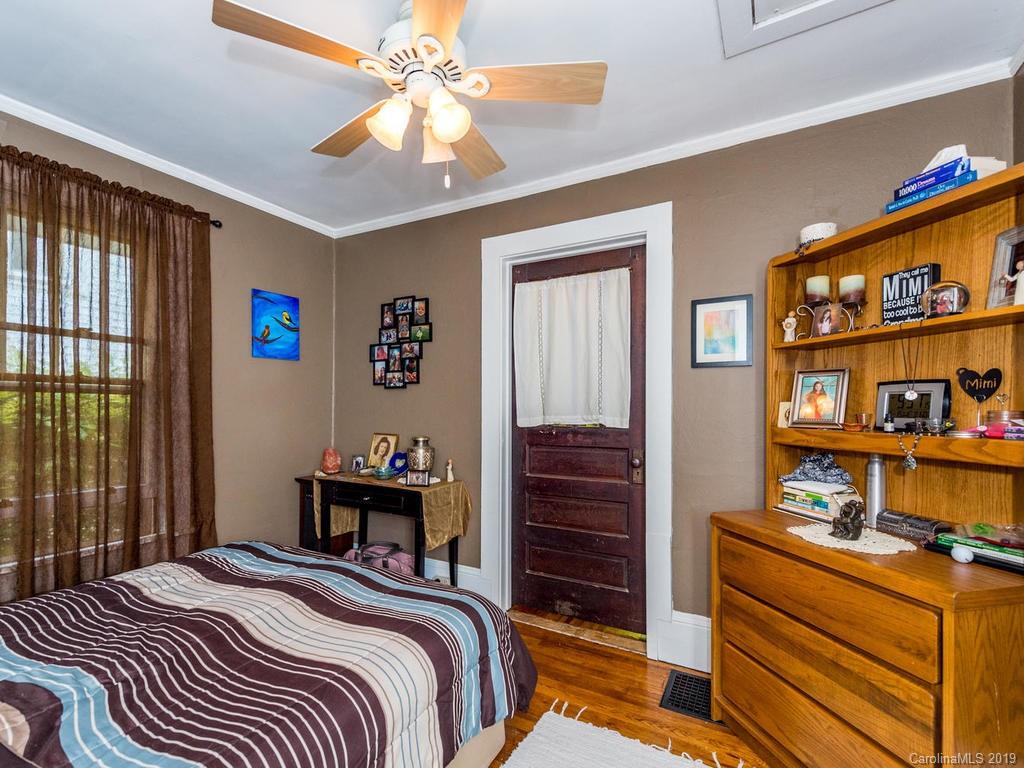 17 Oteen Park Place Asheville NC 28805