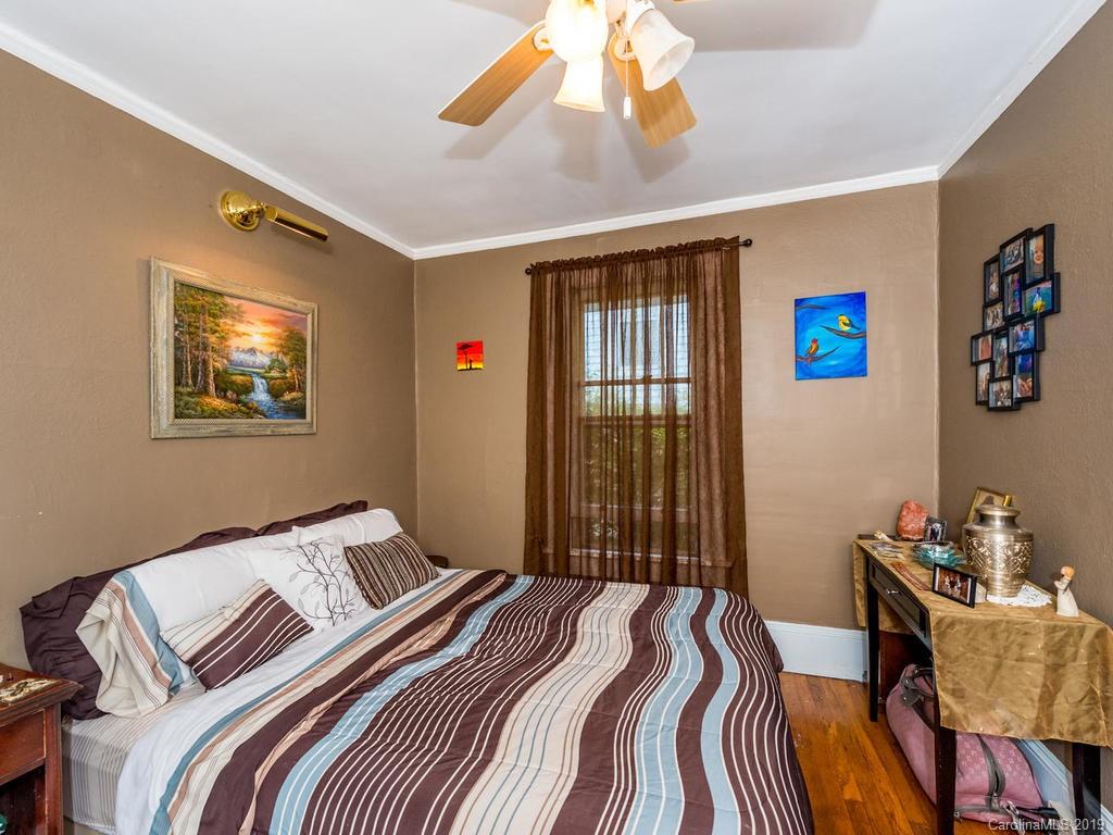 17 Oteen Park Place Asheville NC 28805